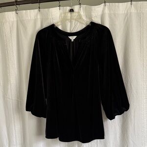Crown & Ivy Black Gathered Blouse